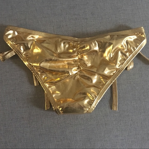 Gold Bikini - Picture 4 of 6